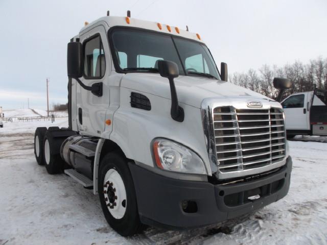Image #1 (2011 FREIGHTLINER CASCADIA T/A 5TH WHEEL TRUCK)